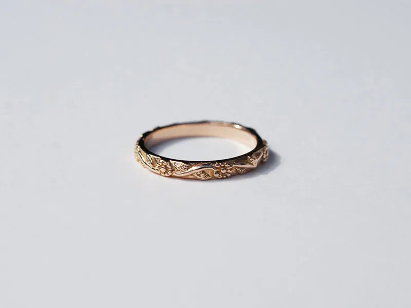 Daisy Chain Eternity Band | 9k Gold