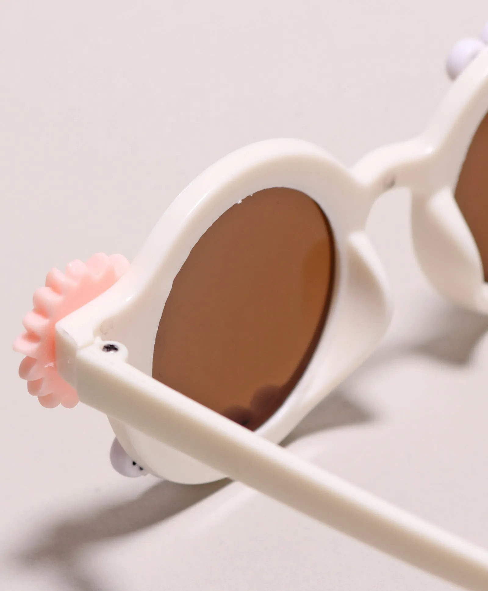 HAPPY BUNNY & FLOWER APPLIQUE ROUND SUNGLASSES - WHITE