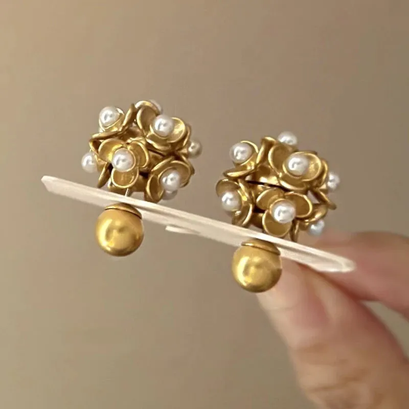 VAIGE Elegant Gold Pearl Geometric Stud Earrings